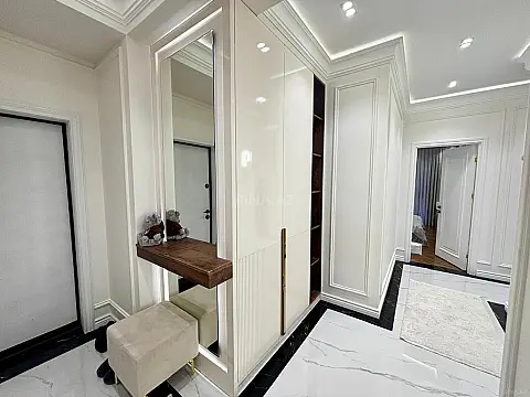 Satılır 3 otaqlı mənzil 113.7 m²
