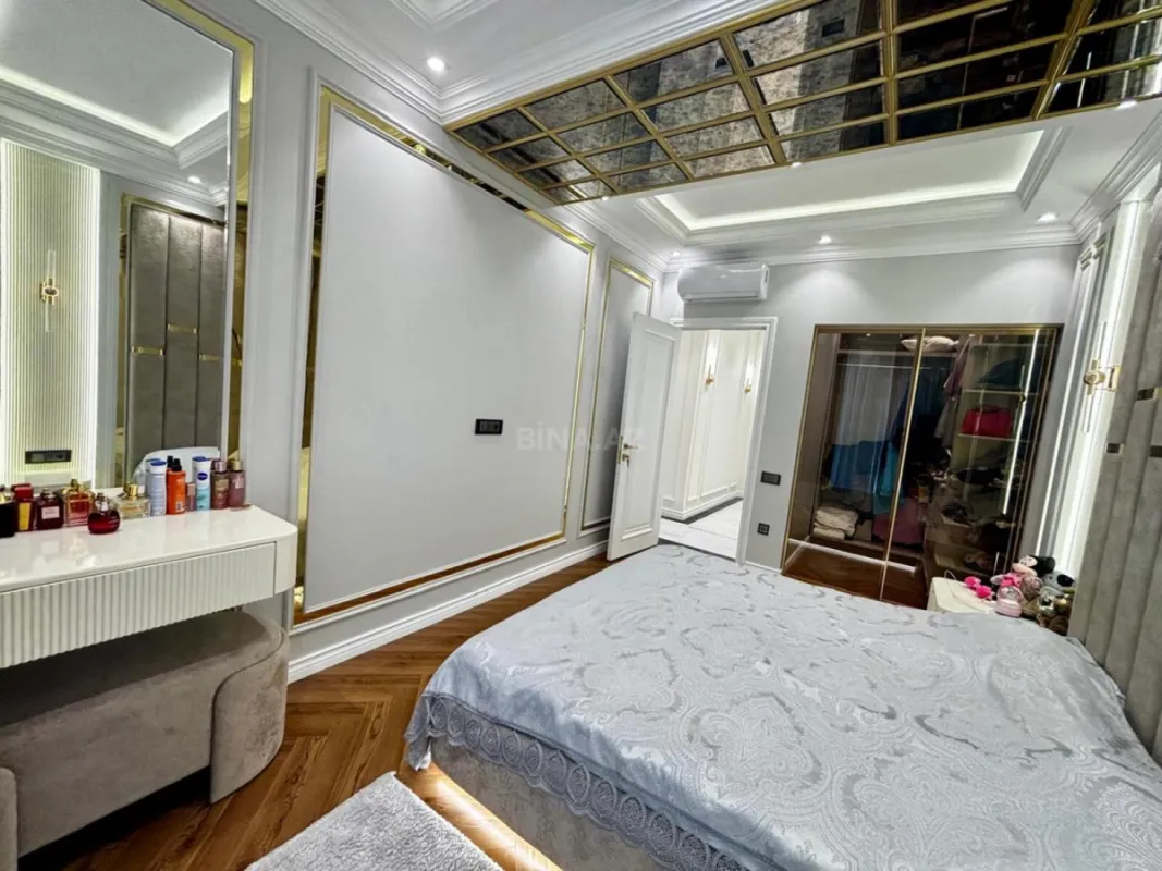 Satılır 3 otaqlı mənzil 113.7 m²