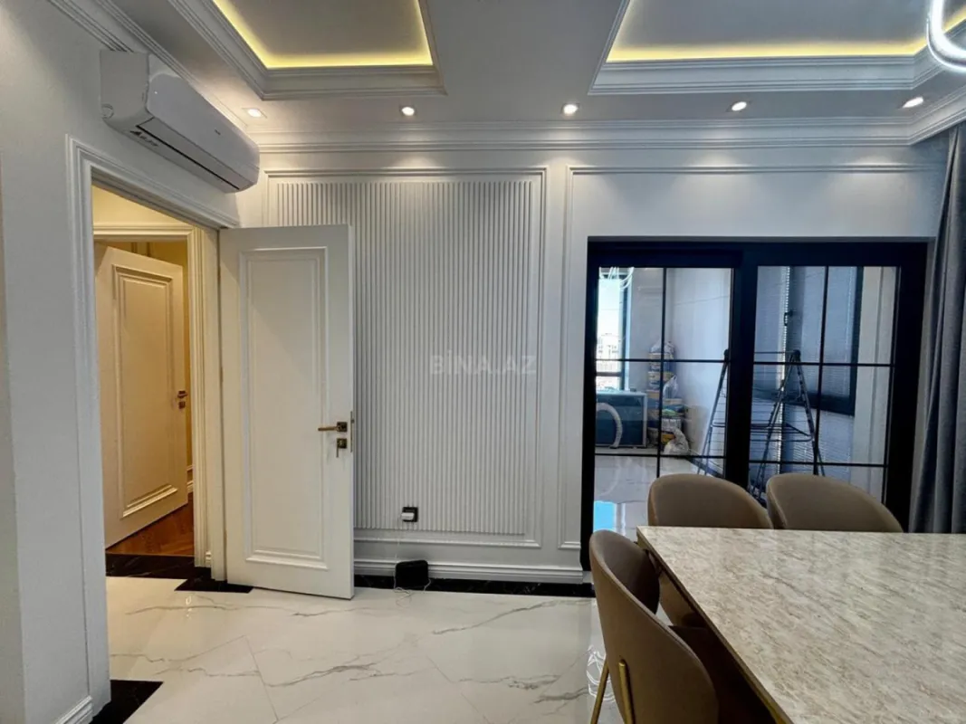 Satılır 3 otaqlı mənzil 113.7 m²