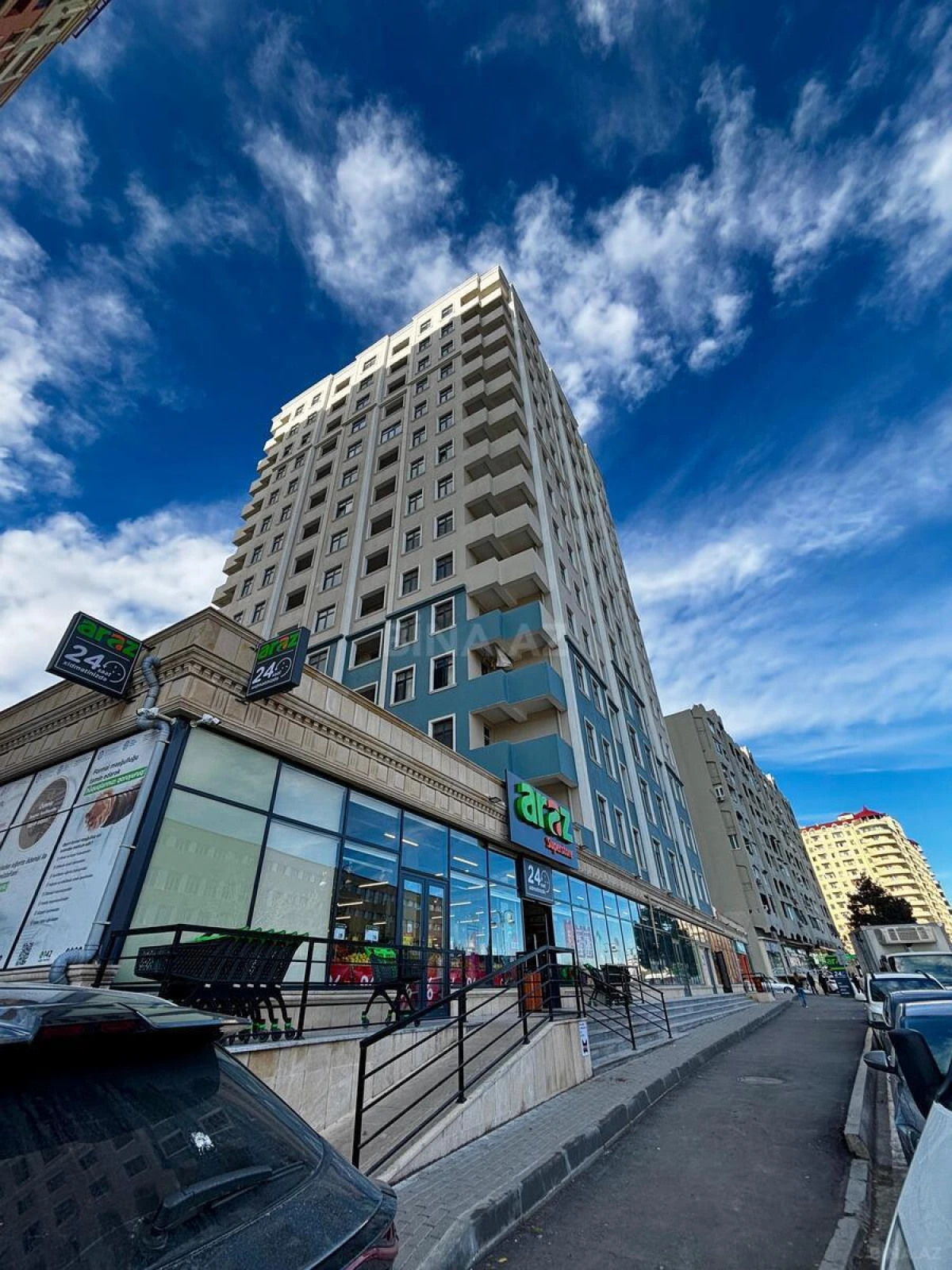 Satılır 3 otaqlı mənzil 151.7 m²