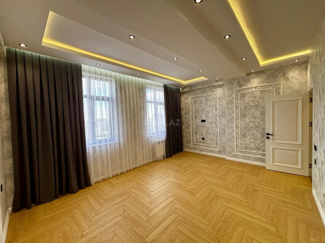 Satılır 3 otaqlı mənzil 151.7 m²