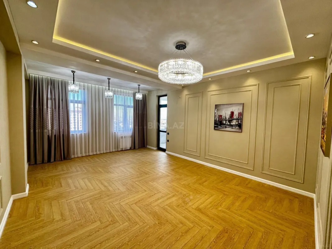 Satılır 3 otaqlı mənzil 151.7 m²