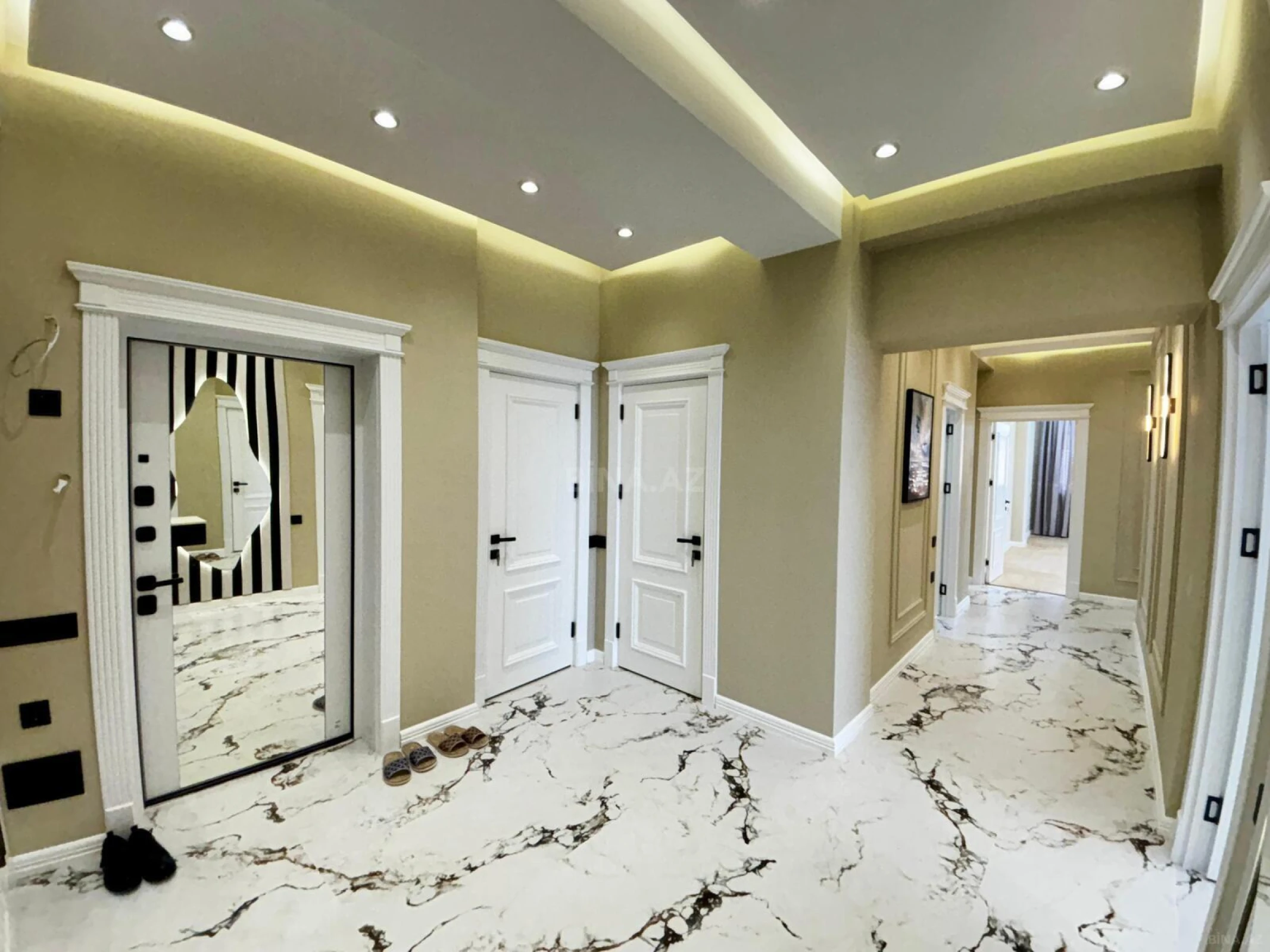 Satılır 3 otaqlı mənzil 151.7 m²