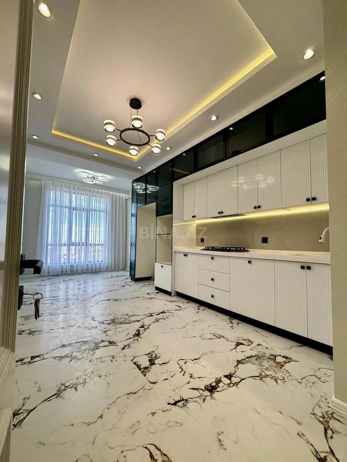 Satılır 3 otaqlı mənzil 151.7 m²