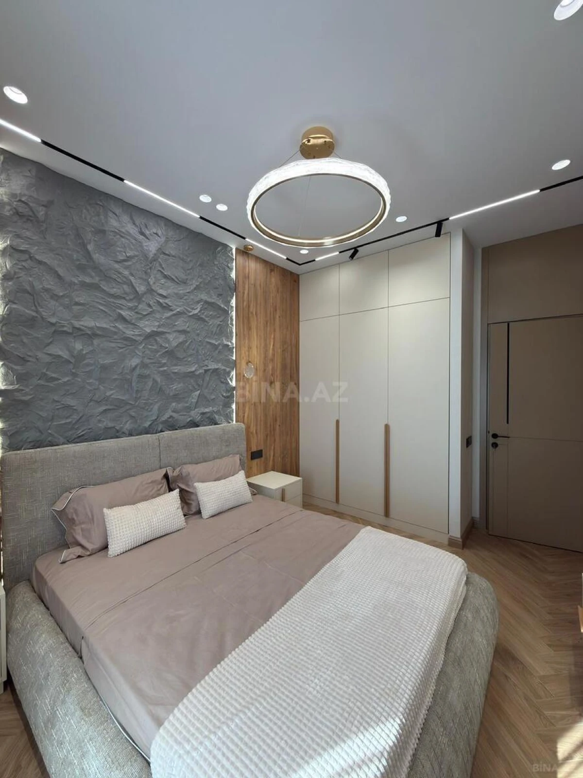 Satılır 2 otaqlı mənzil 86 m²