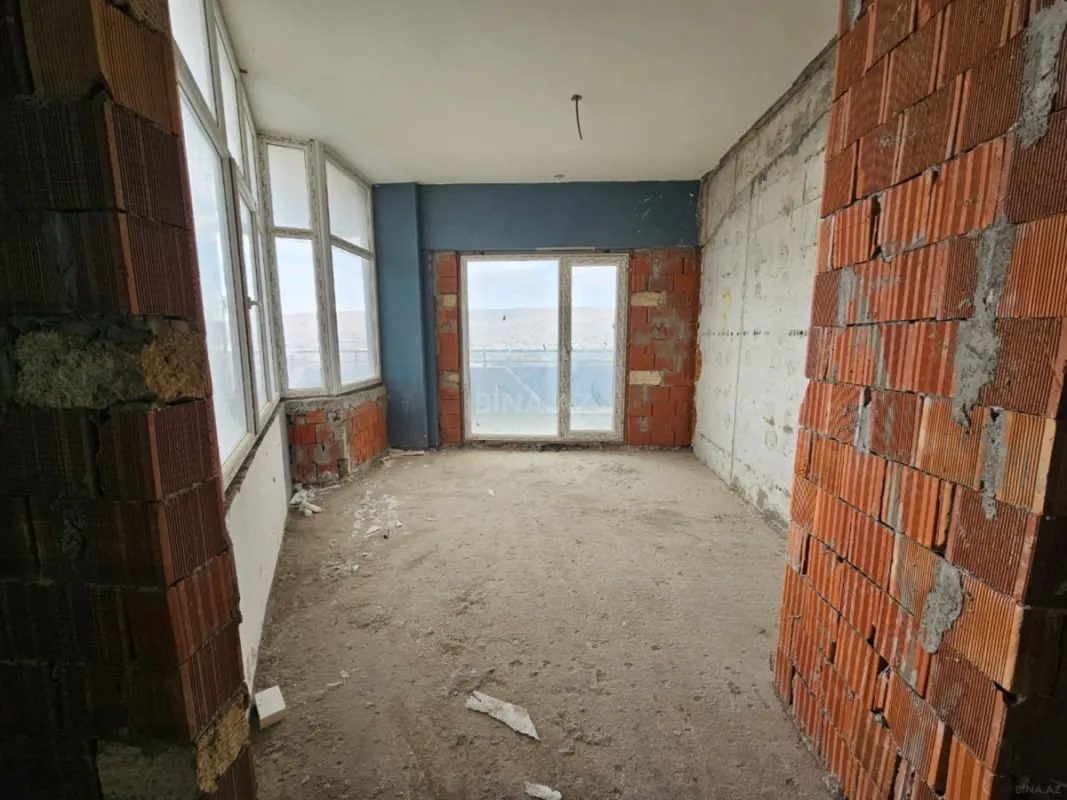 Satılır 4 otaqlı mənzil 170 m²