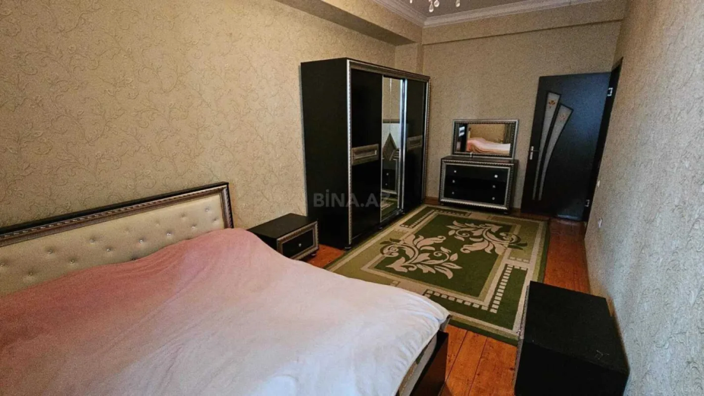 Kirayə verilir 2 otaqlı mənzil 87 m²