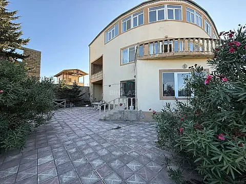 Satılır 9 otaqlı həyət evi 420 m² — Bakı, Novxanı 9 otaq 420.00 m²
