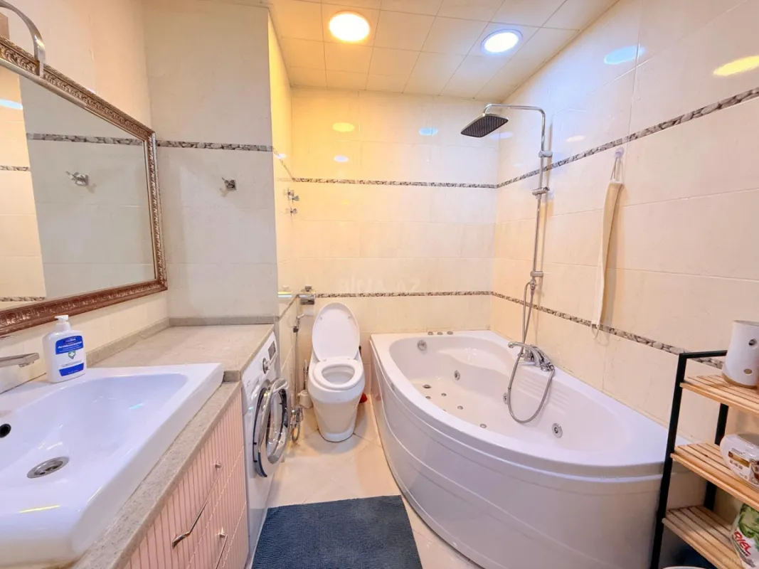 Kirayə verilir 5 otaqlı mənzil 210 m²