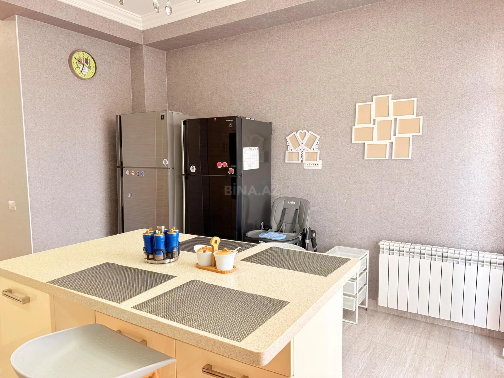 Kirayə verilir 5 otaqlı mənzil 210 m²