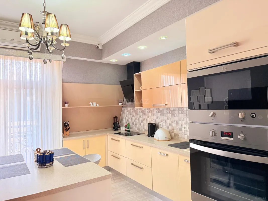 Kirayə verilir 5 otaqlı mənzil 210 m²
