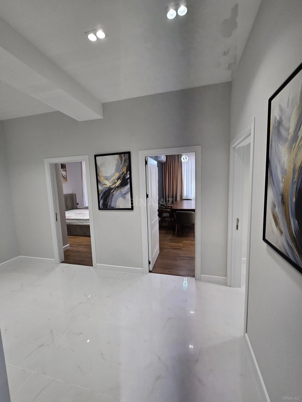 Satılır 4 otaqlı mənzil 175 m²