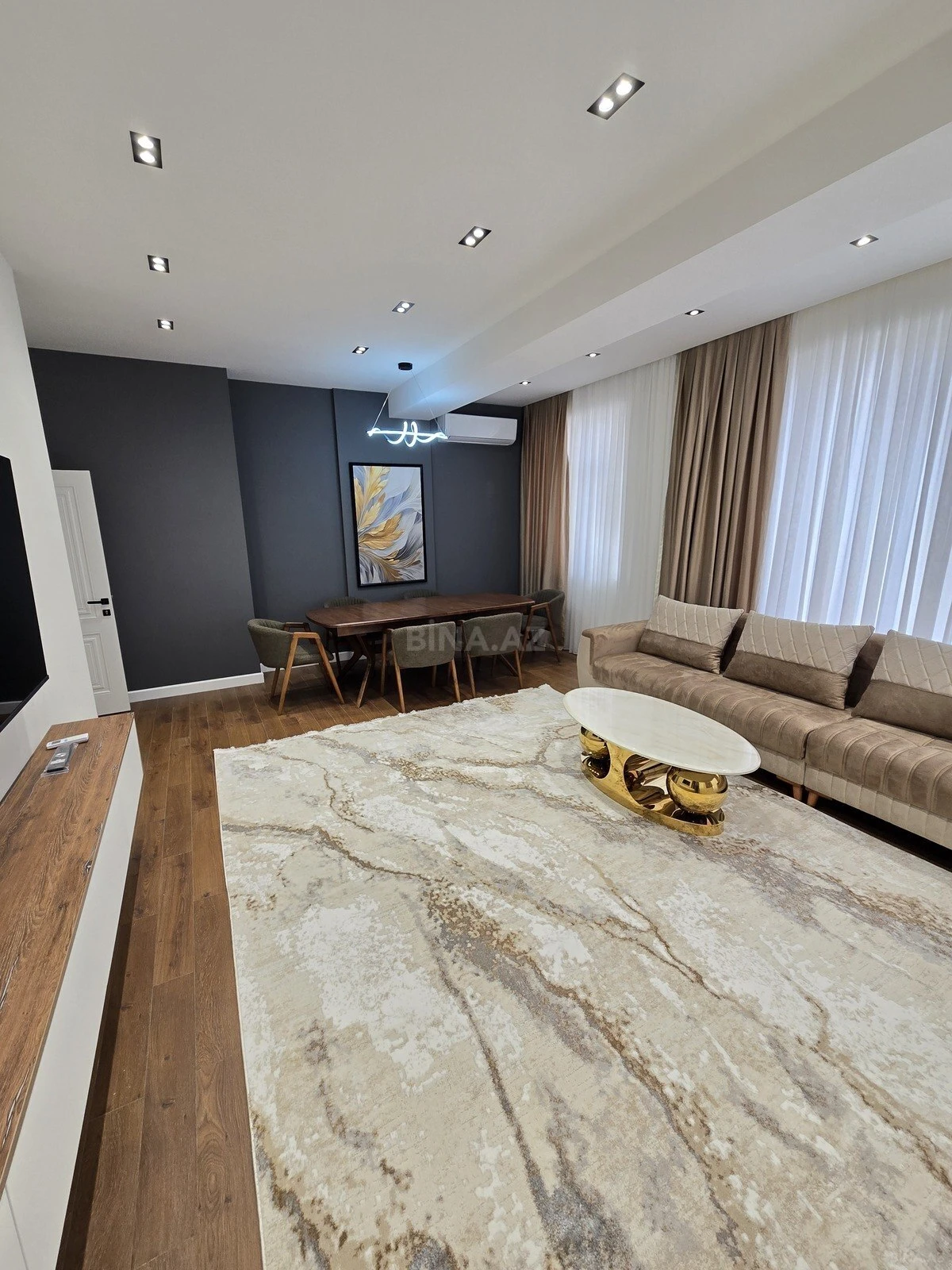 Satılır 4 otaqlı mənzil 175 m²