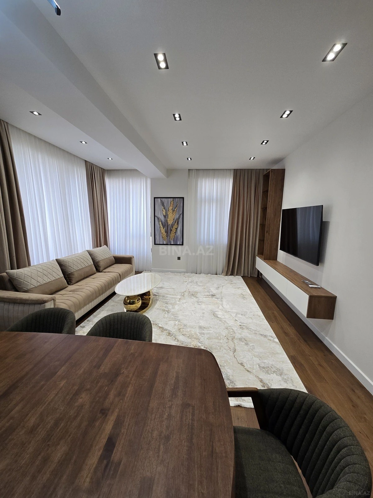 Satılır 4 otaqlı mənzil 175 m²