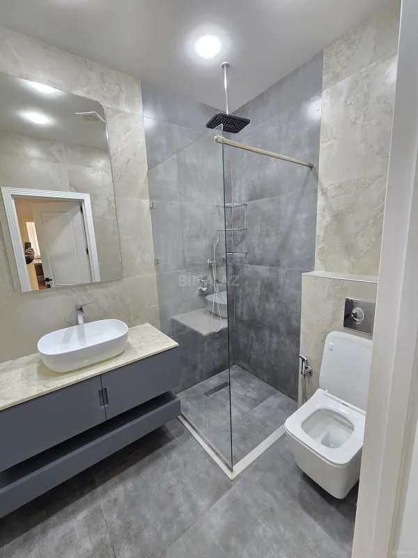 Satılır 4 otaqlı mənzil 175 m²