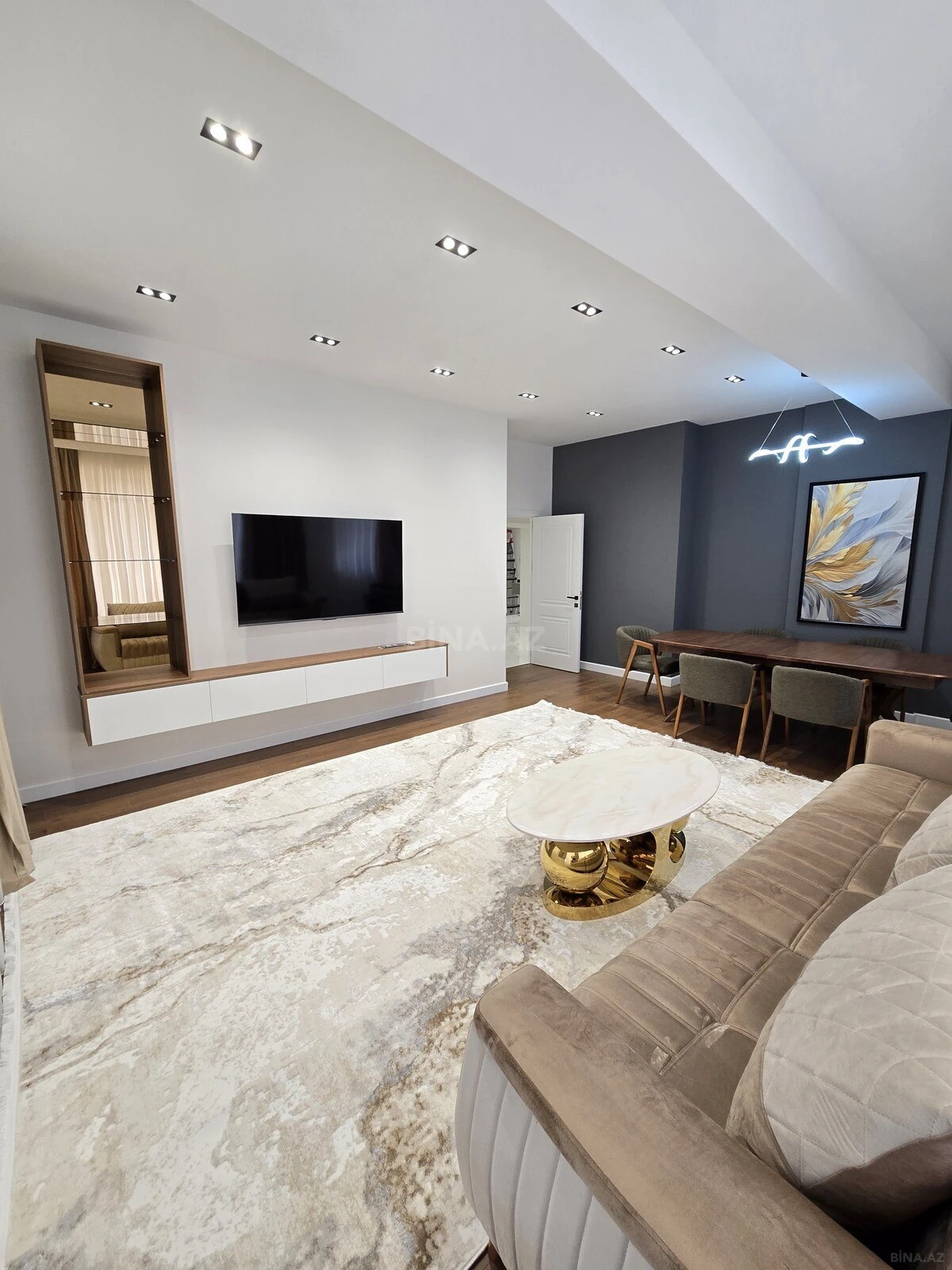 Satılır 4 otaqlı mənzil 175 m²