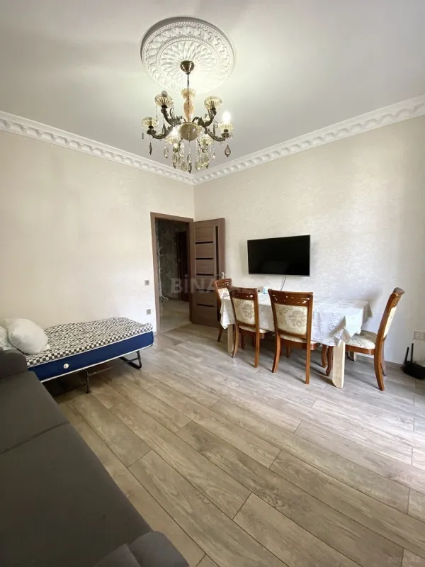 Kirayə verilir 2 otaqlı mənzil 65 m²
