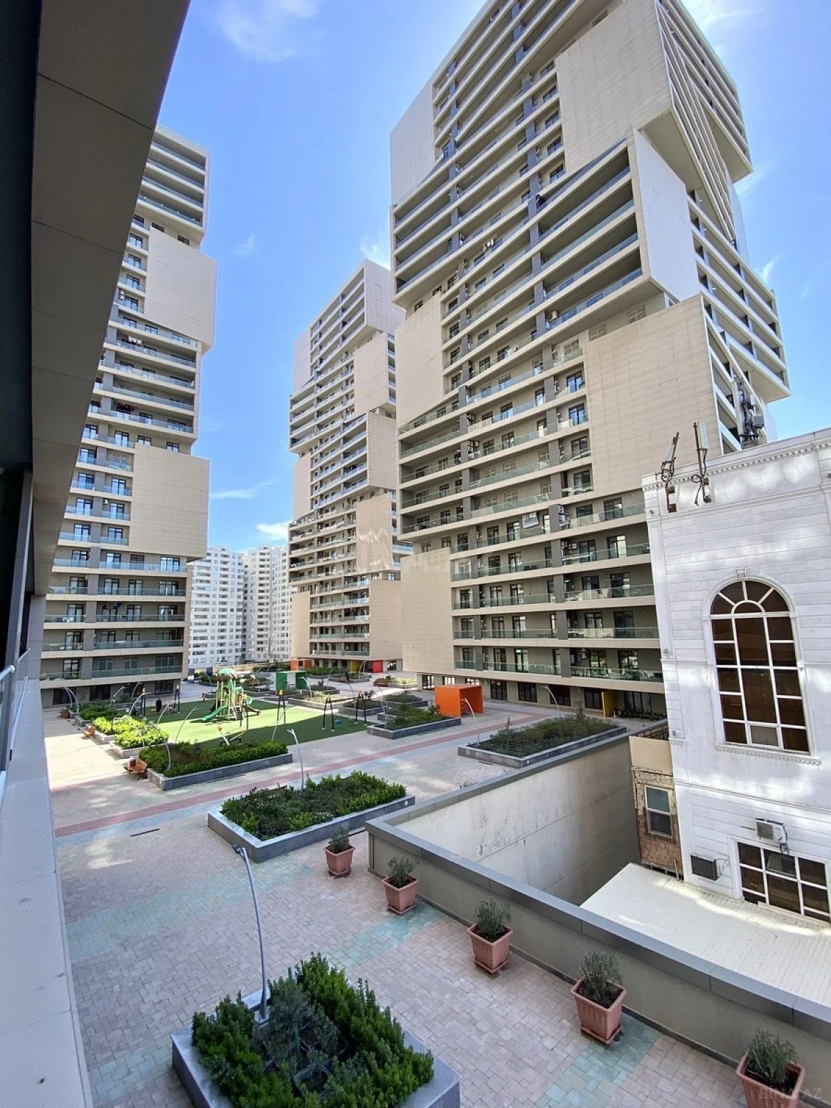 Kirayə verilir 2 otaqlı mənzil 65 m²