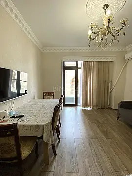 Kirayə verilir 2 otaqlı mənzil 65 m²