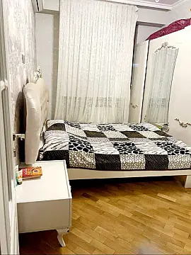 Kirayə verilir 2 otaqlı mənzil 75 m²