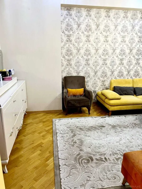 Kirayə verilir 2 otaqlı mənzil 75 m²
