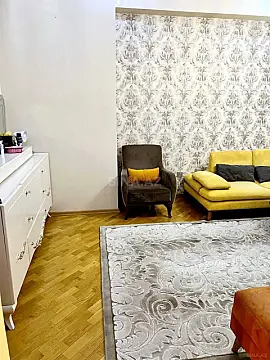 Kirayə verilir 2 otaqlı mənzil 75 m²