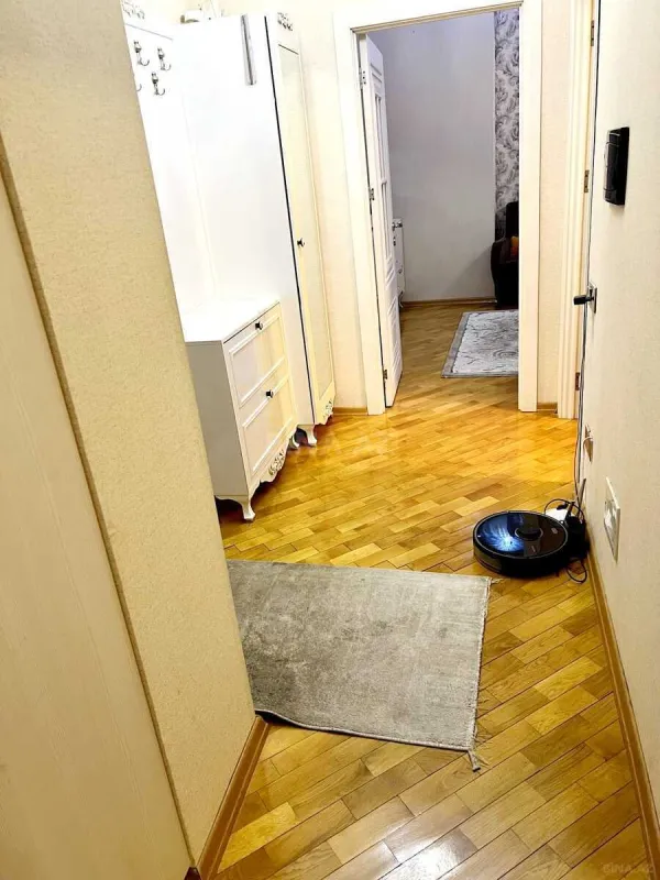 Kirayə verilir 2 otaqlı mənzil 75 m²