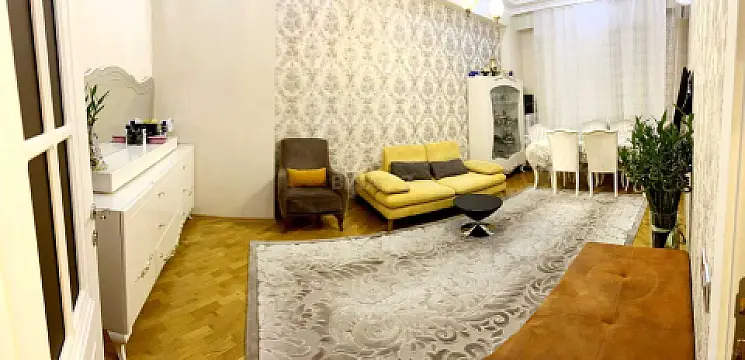 Kirayə verilir 2 otaqlı mənzil 75 m²