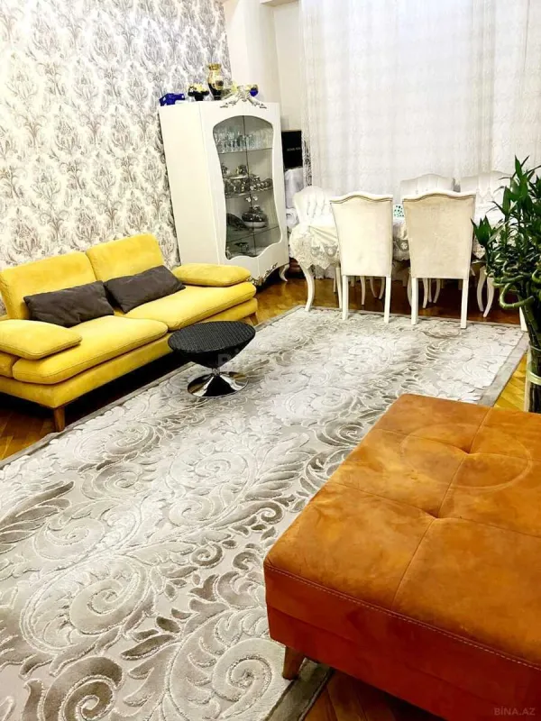 Kirayə verilir 2 otaqlı mənzil 75 m²