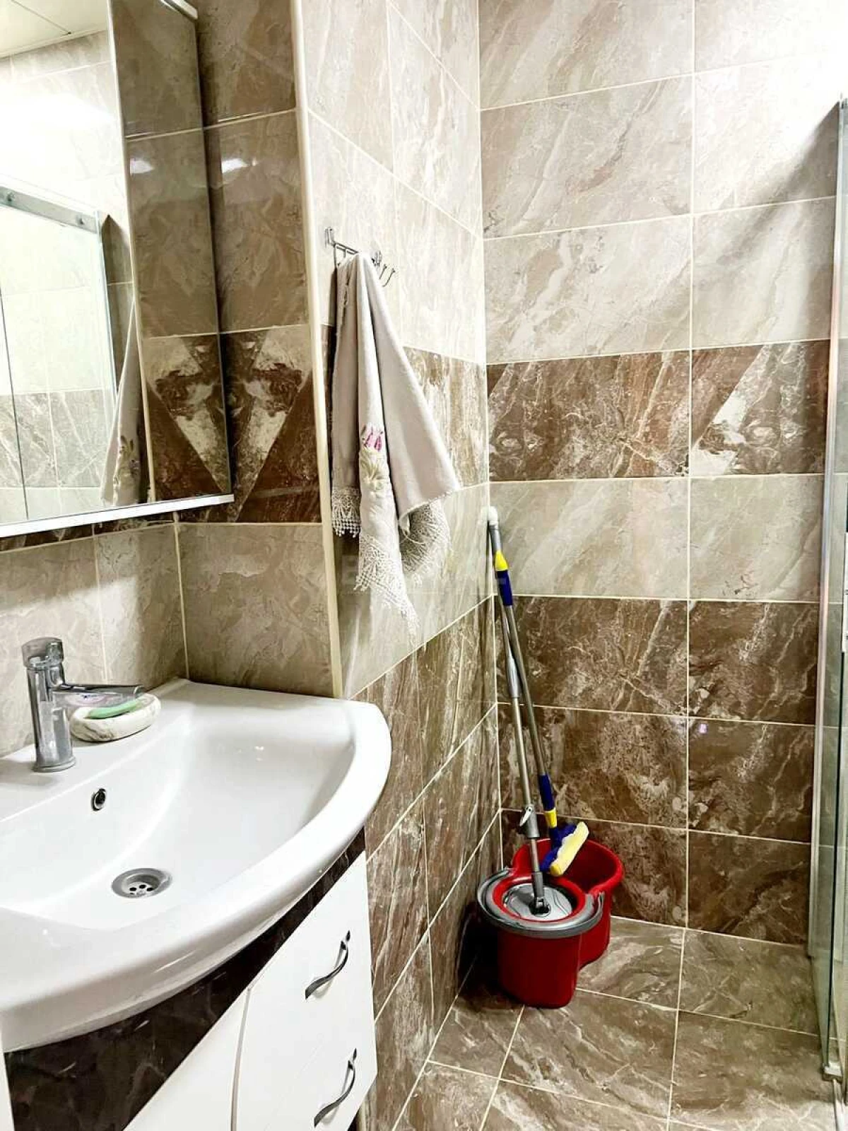 Kirayə verilir 2 otaqlı mənzil 75 m²