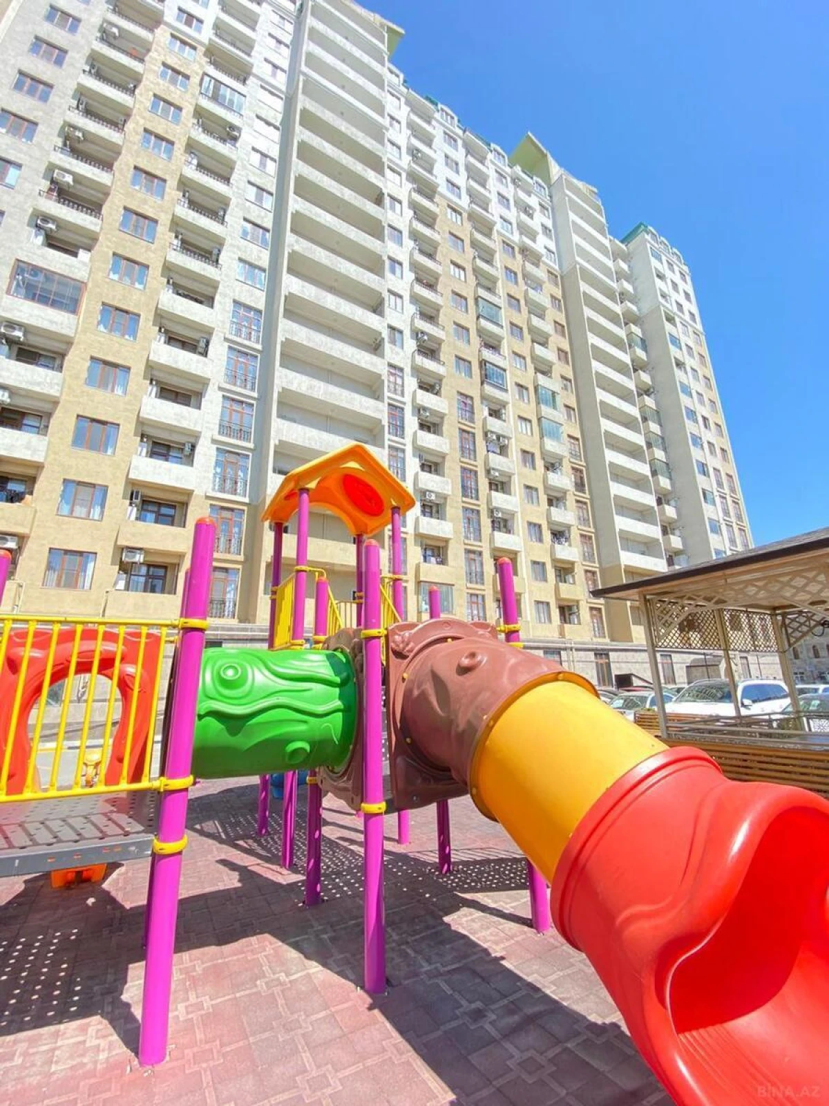 Kirayə verilir 2 otaqlı mənzil 75 m²