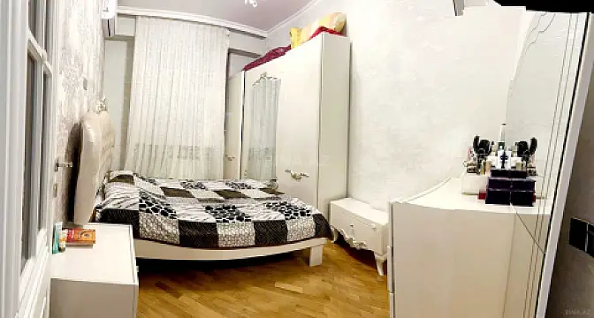 Kirayə verilir 2 otaqlı mənzil 75 m²