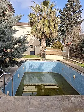 Satılır 6 otaqlı həyət evi 400 m²