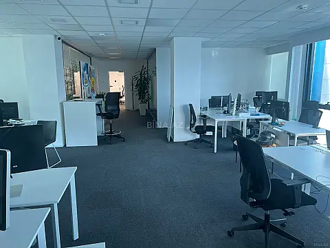 Kirayə verilir 6 otaqlı ofis 260 m²
