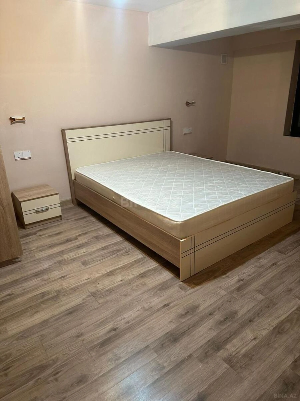 Kirayə verilir 2 otaqlı mənzil 75 m²