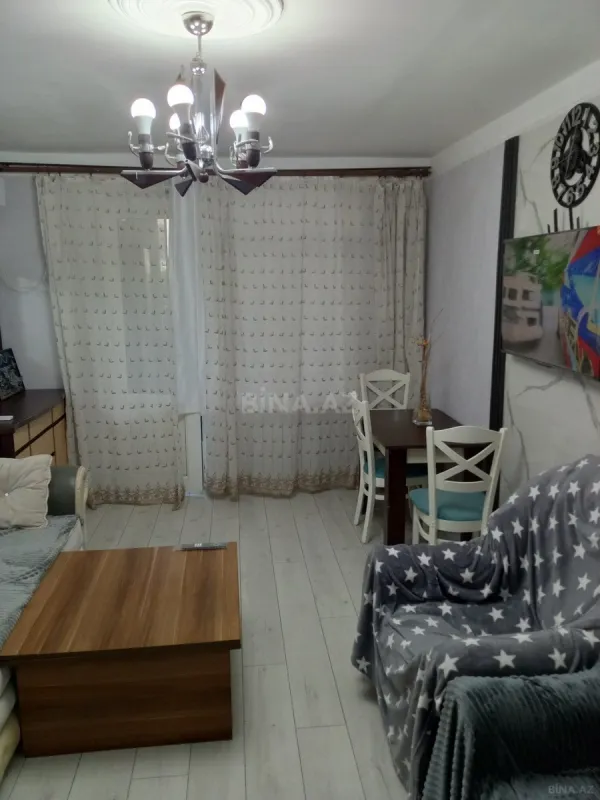 Kirayə verilir 2 otaqlı mənzil 68 m²