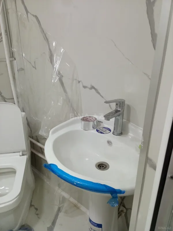 Kirayə verilir 2 otaqlı mənzil 68 m²