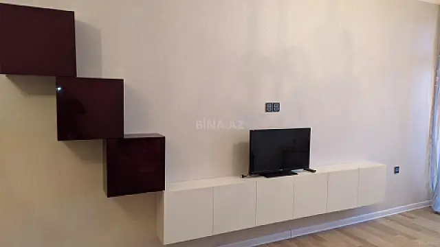 Kirayə verilir 2 otaqlı mənzil 90 m²