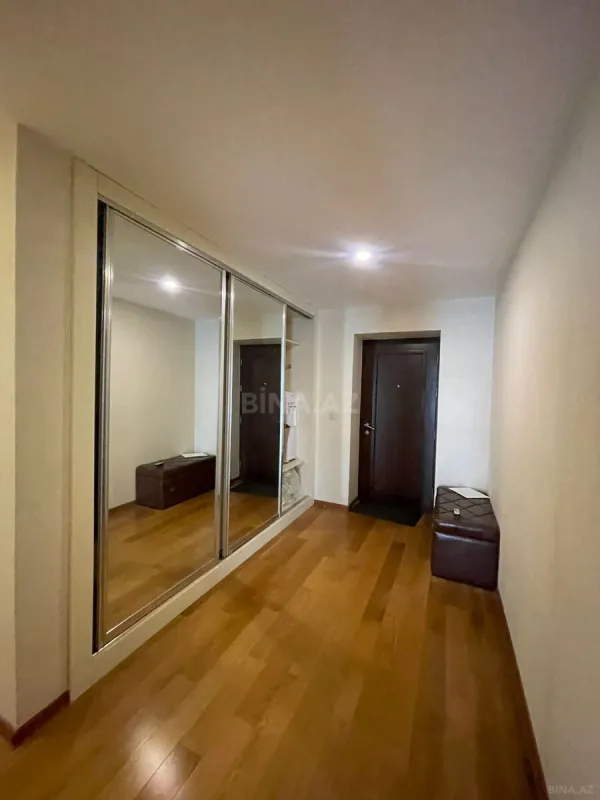 Kirayə verilir 4 otaqlı mənzil 220 m²