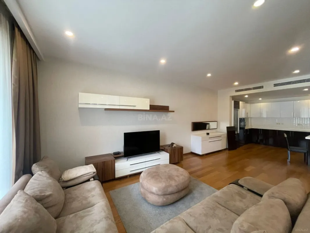 Kirayə verilir 4 otaqlı mənzil 220 m²