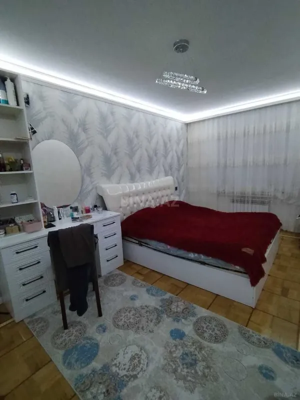 Satılır 4 otaqlı mənzil 115 m²
