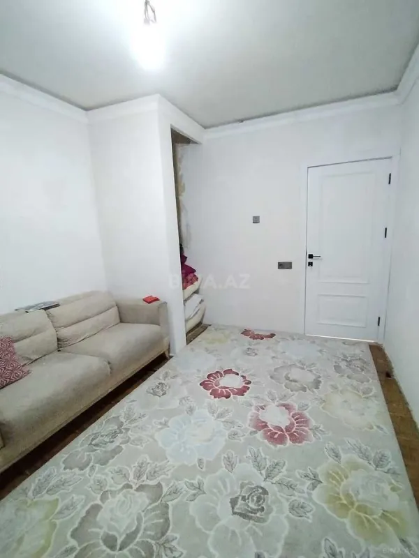 Satılır 4 otaqlı mənzil 115 m²