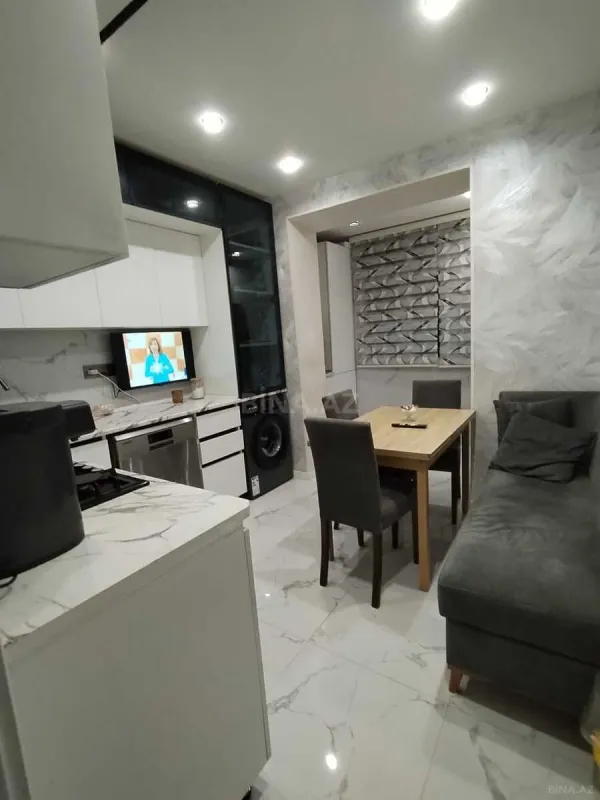 Satılır 4 otaqlı mənzil 115 m²