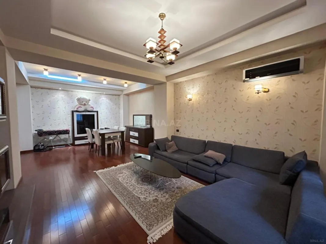 Satılır 3 otaqlı mənzil 158 m²
