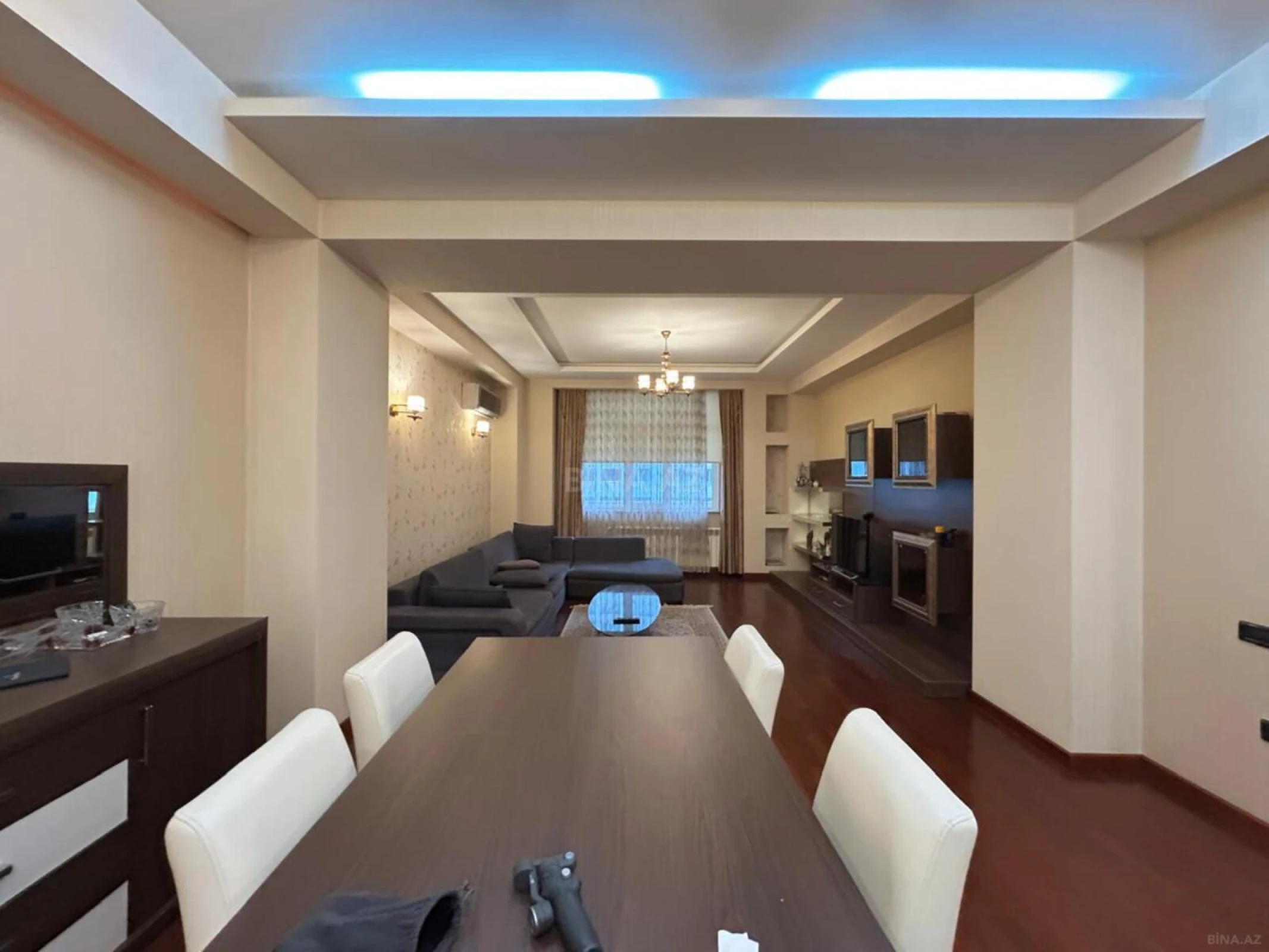 Satılır 3 otaqlı mənzil 158 m²