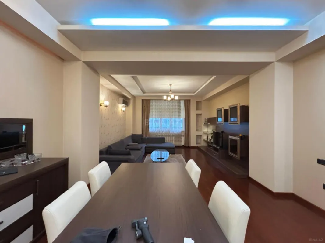 Satılır 3 otaqlı mənzil 158 m²