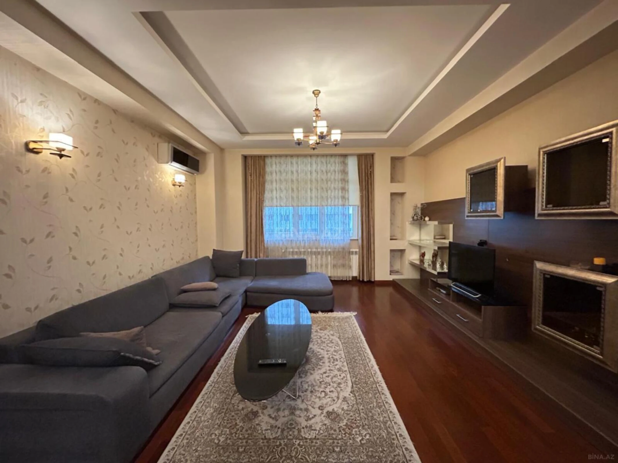 Satılır 3 otaqlı mənzil 158 m²
