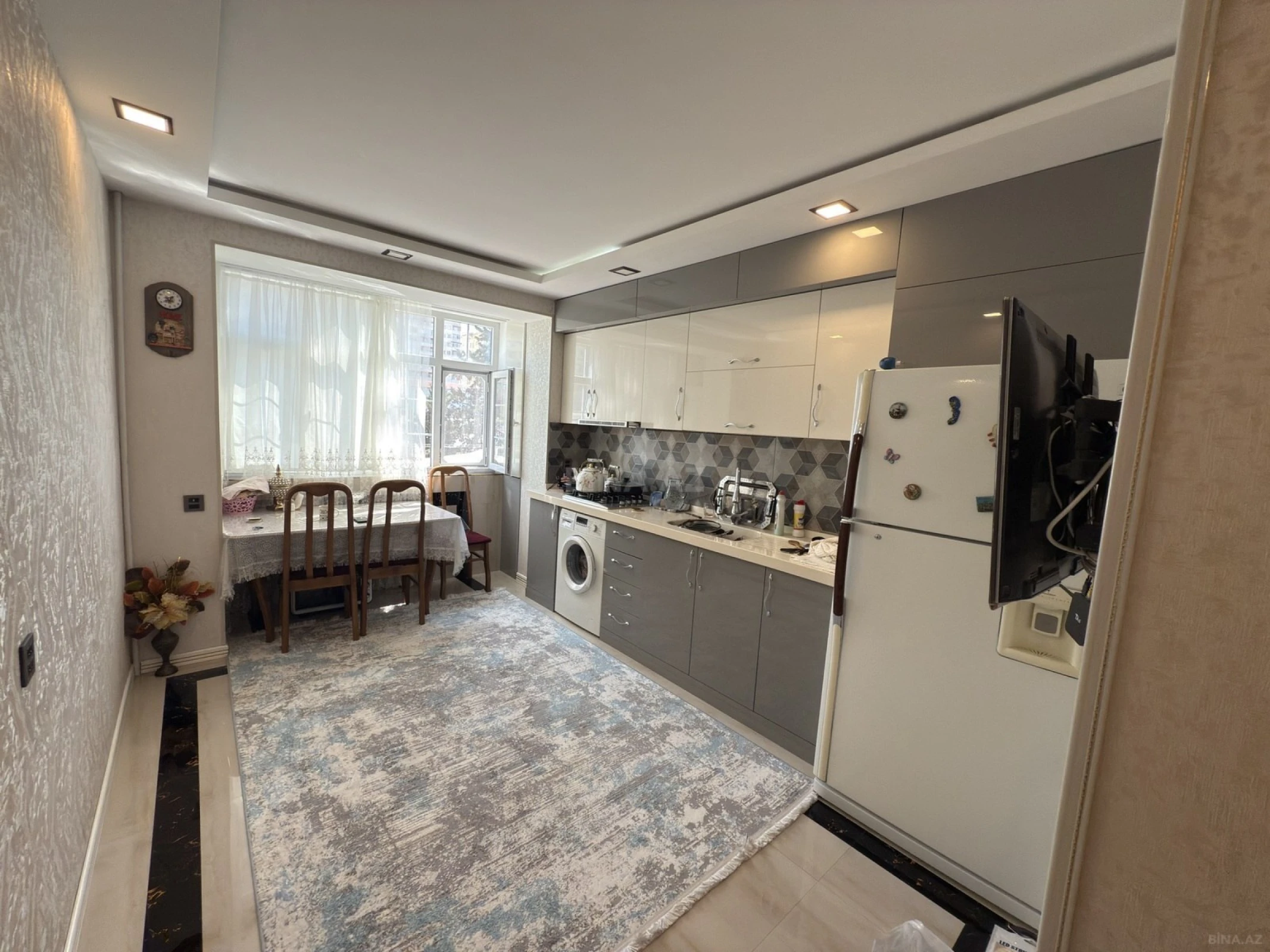 Satılır 2 otaqlı mənzil 60 m²