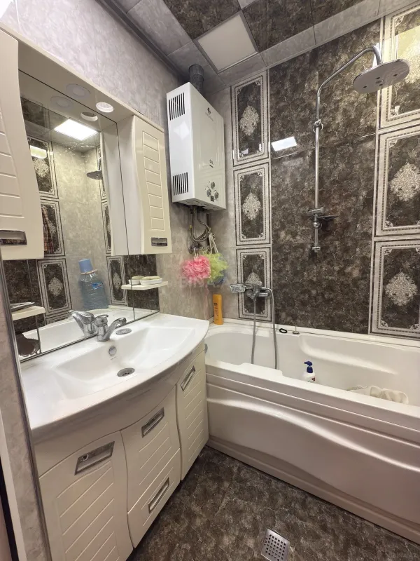 Satılır 2 otaqlı mənzil 60 m²