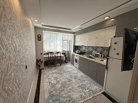 Satılır 2 otaqlı mənzil 60 m²